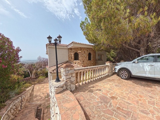 4 Schlafzimmer Villa in Valtocado