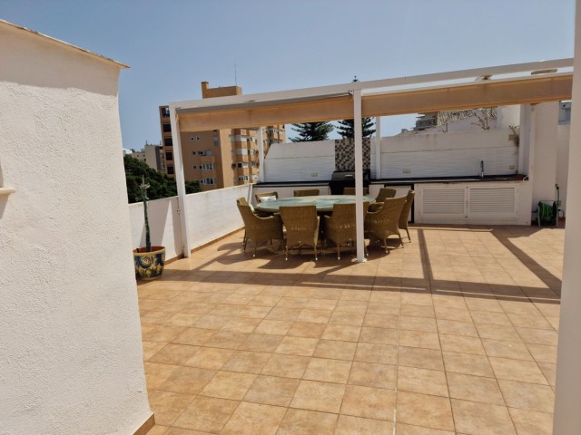 4 Bedrooms Apartment in La Carihuela