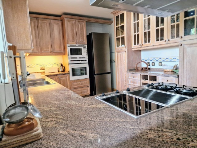 4 Bedrooms Apartment in La Carihuela