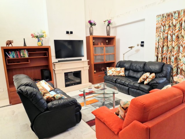 4 Schlafzimmer Apartment in La Carihuela