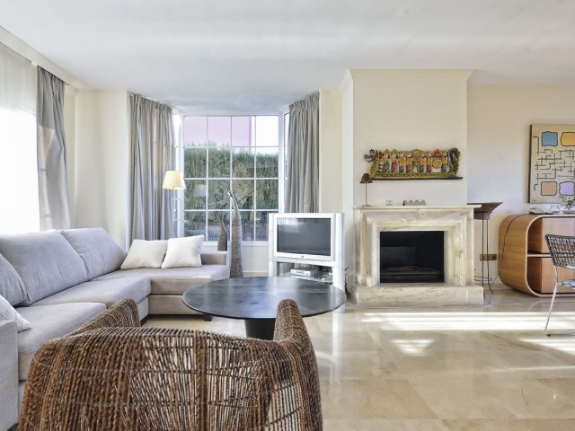 3 Bedrooms Townhouse in Torrequebrada