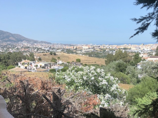 Villa con 5 Dormitorios  en Cerros del Aguila