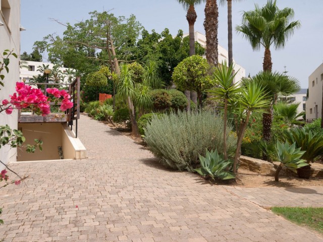 Appartement avec 3 Chambres  à Altos de los Monteros