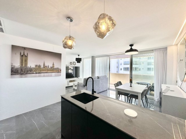 Apartamento con 2 Dormitorios  en Benalmadena Costa