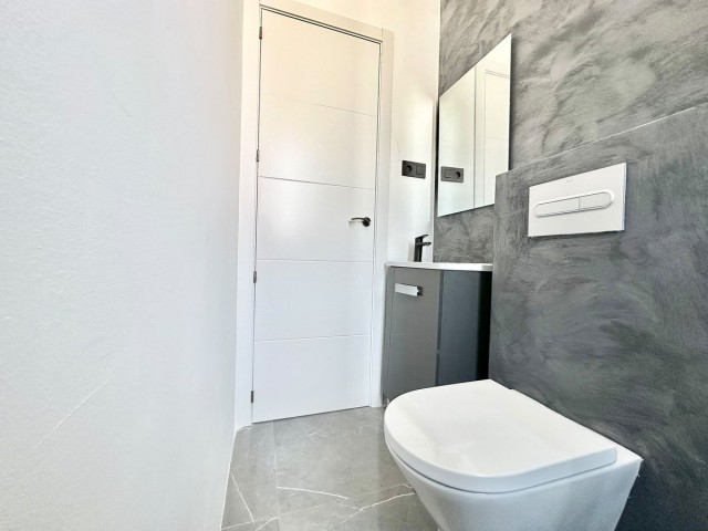 Apartamento con 2 Dormitorios  en Benalmadena Costa