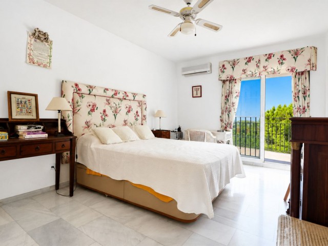 Maison mitoyenne avec 5 Chambres  à Puerto de Cabopino