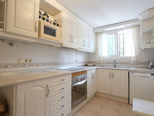 Maison mitoyenne avec 5 Chambres  à Puerto de Cabopino