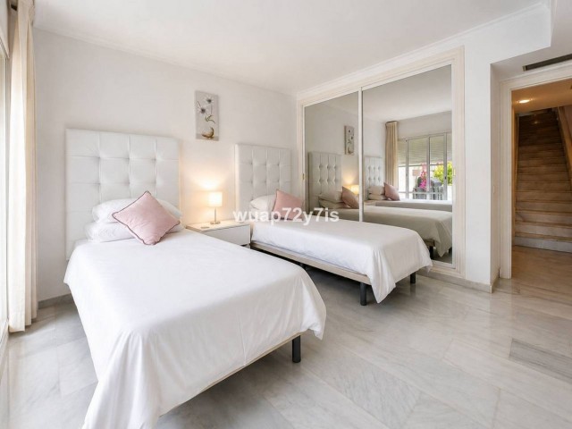 2 Bedrooms Townhouse in El Paraiso
