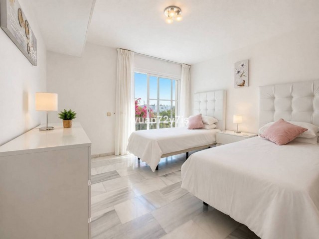 2 Bedrooms Townhouse in El Paraiso