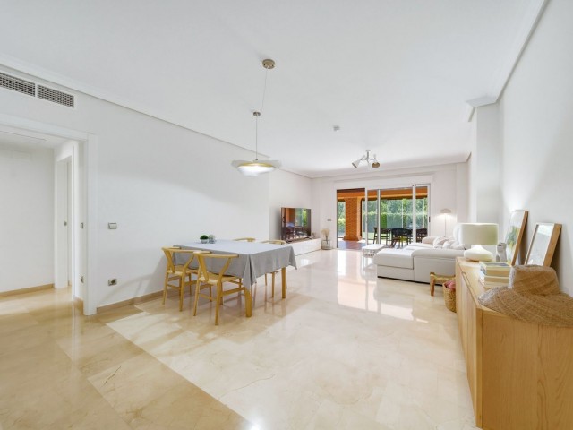 Huoneisto, Casares Playa, R5451988