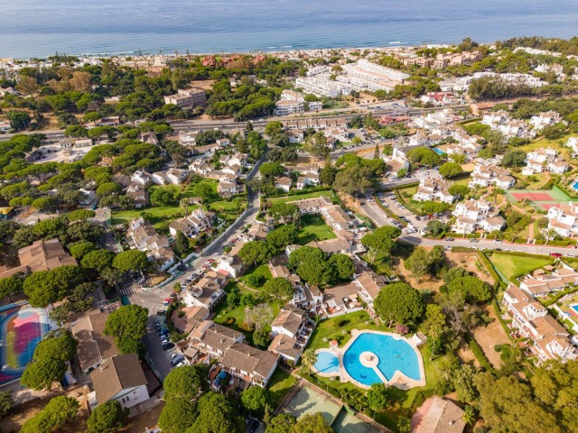 2 Bedrooms Townhouse in Elviria