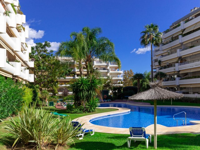 2 Bedrooms Apartment in San Pedro de Alcántara
