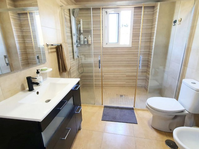 Apartment, Carvajal, R5413189