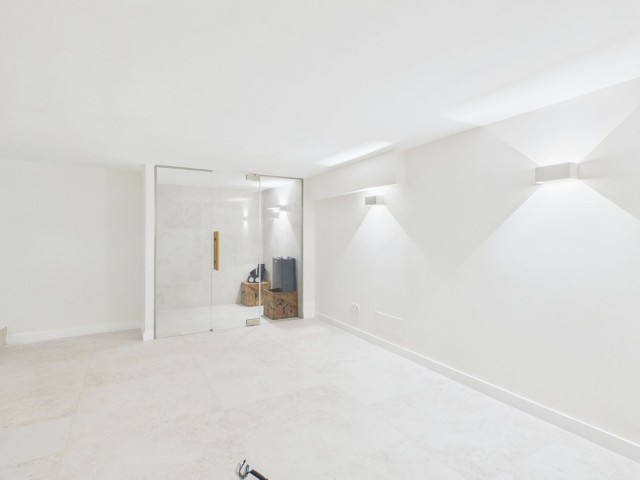 Villa avec 4 Chambres  à Istán