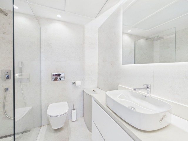 Villa avec 4 Chambres  à Istán