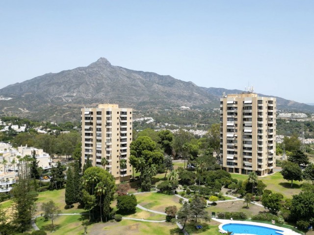 Apartment, Nueva Andalucia, R5459233