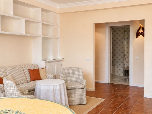 Apartment, Nueva Andalucia, R5459233