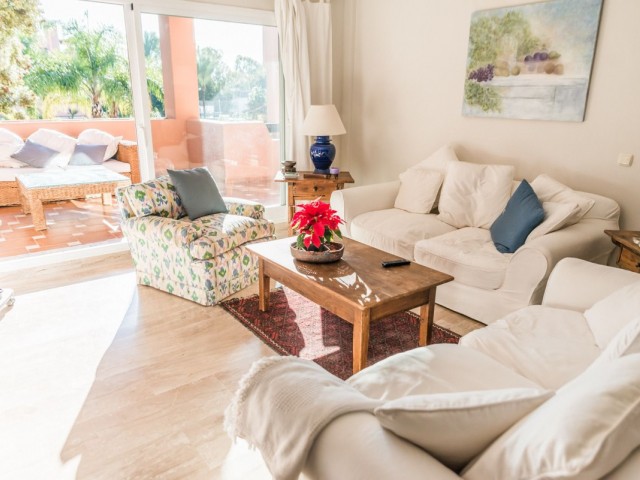 Huoneisto, Guadalmina Baja, R5460061