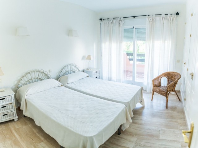 2 Soveroms Leilighet i Guadalmina Baja