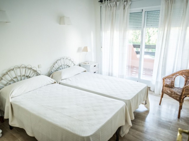 2 Soveroms Leilighet i Guadalmina Baja