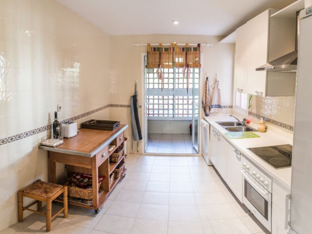 2 Soveroms Leilighet i Guadalmina Baja
