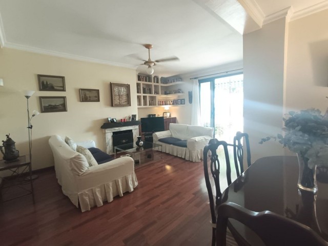 Appartement avec 4 Chambres  à Nagüeles