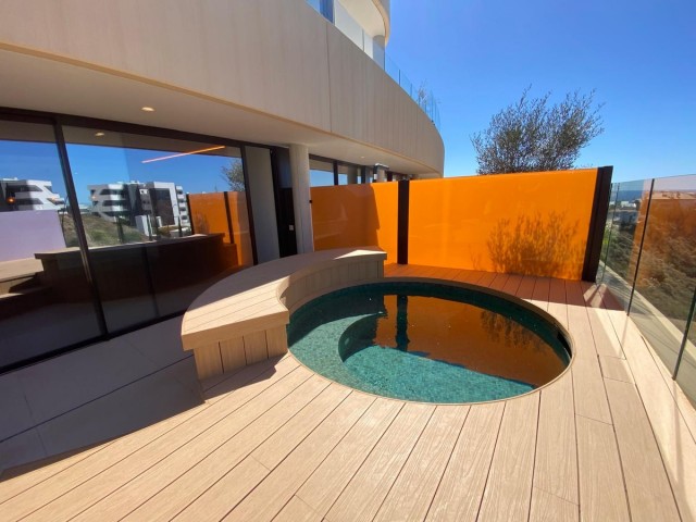 2 Slaapkamer Appartement in Higueron