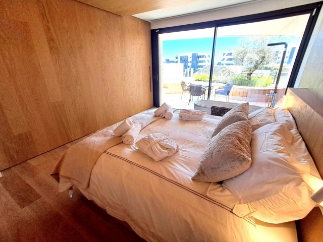 2 Slaapkamer Appartement in Higueron