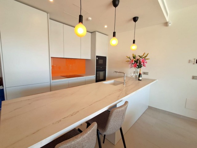 2 Slaapkamer Appartement in Higueron