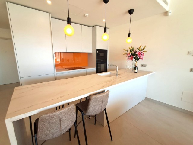 2 Slaapkamer Appartement in Higueron