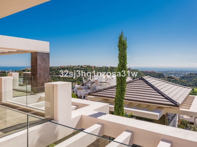 8 Bedrooms Villa in Benahavís