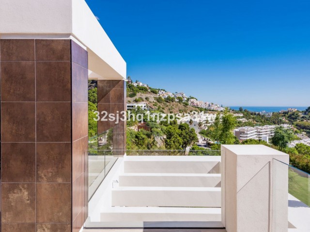 8 Bedrooms Villa in Benahavís