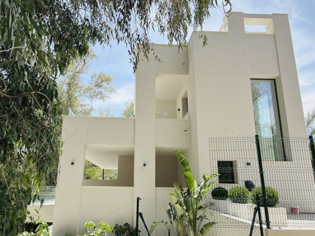 5 Sovrums Villa i Nueva Andalucía
