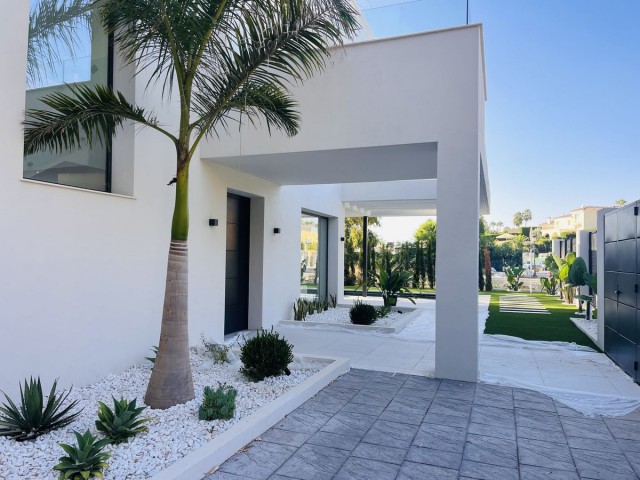 5 Sovrums Villa i Nueva Andalucía
