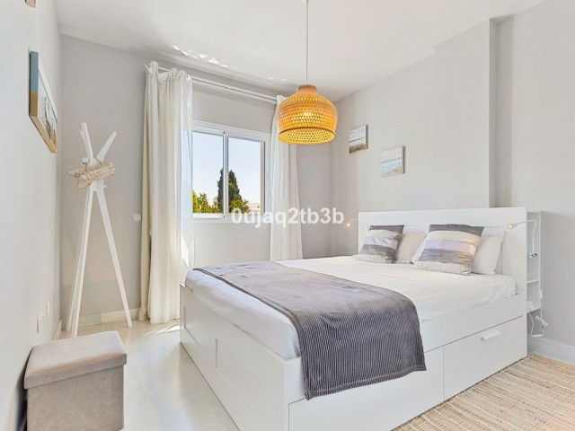 Apartment, Aloha, R5456137