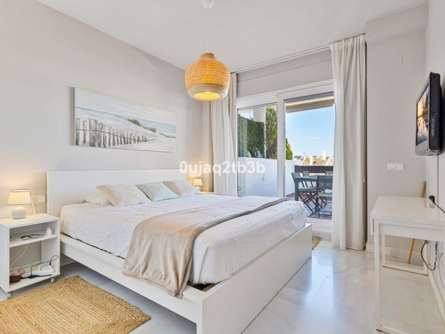 Apartment, Aloha, R5456137