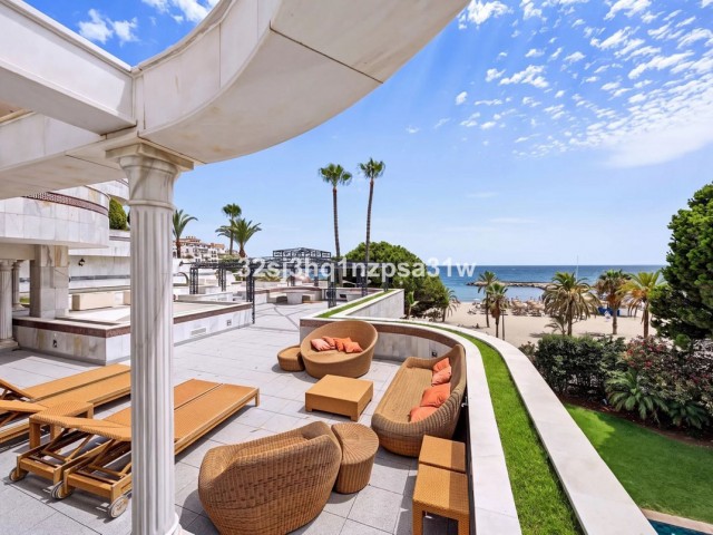 6 Bedrooms Apartment in Puerto Banús