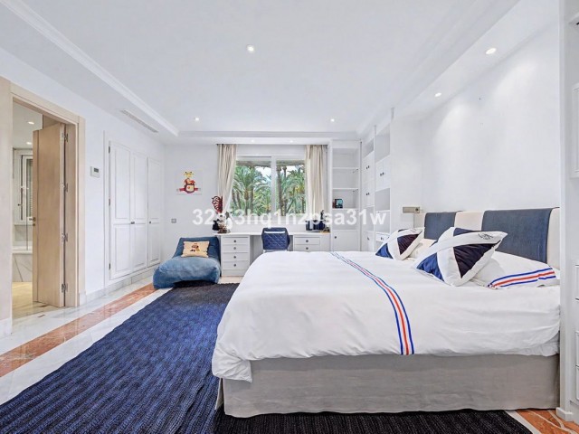 6 Bedrooms Apartment in Puerto Banús