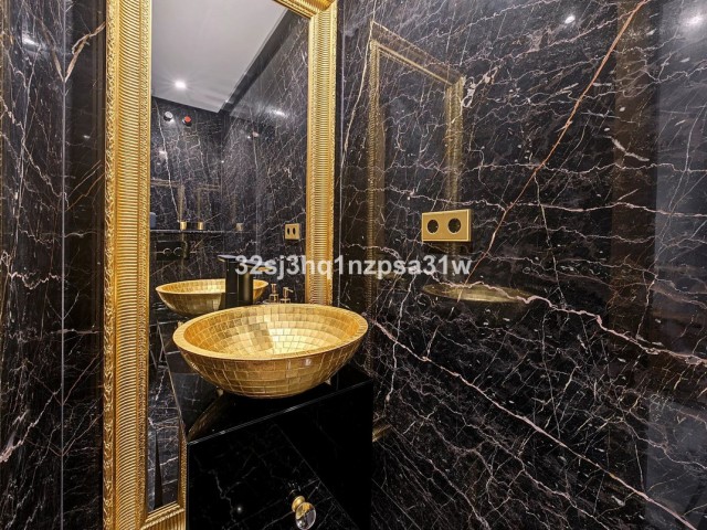 6 Bedrooms Apartment in Puerto Banús