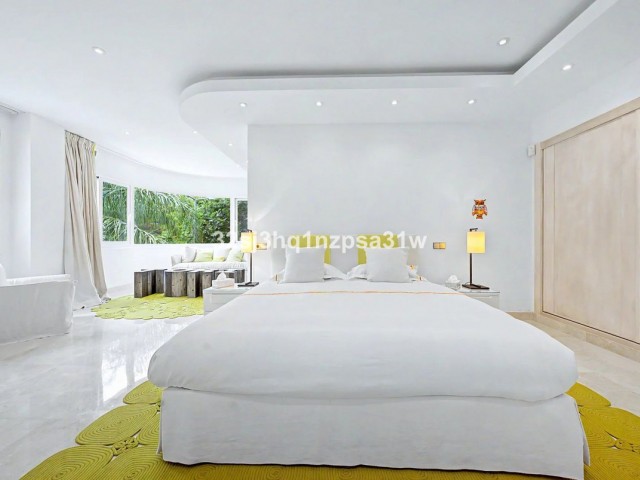 6 Bedrooms Apartment in Puerto Banús