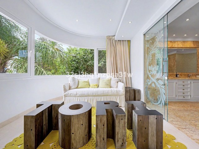 6 Bedrooms Apartment in Puerto Banús