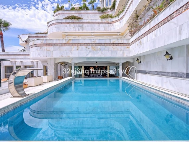 6 Bedrooms Apartment in Puerto Banús