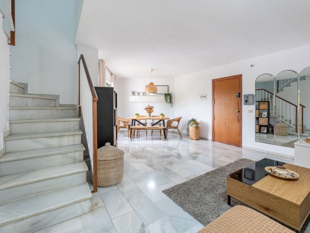 Maison mitoyenne avec 3 Chambres  à La Colina