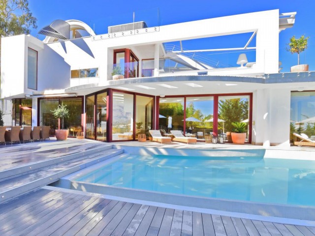 7 Schlafzimmer Villa in Nueva Andalucía