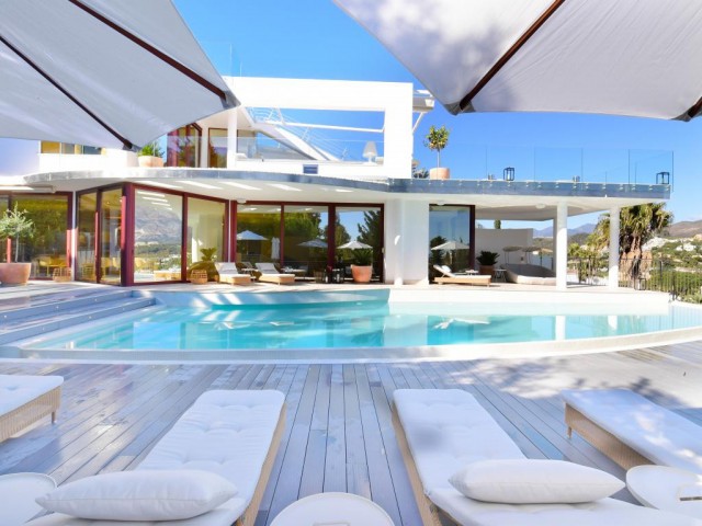 7 Schlafzimmer Villa in Nueva Andalucía