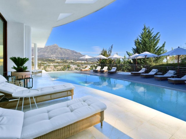7 Schlafzimmer Villa in Nueva Andalucía