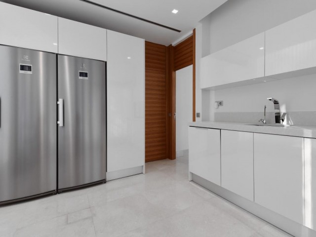 7 Schlafzimmer Villa in Nueva Andalucía