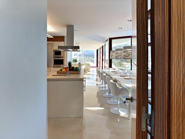 7 Schlafzimmer Villa in Nueva Andalucía