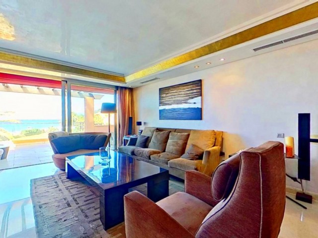 Penthouse avec 3 Chambres  à Los Monteros