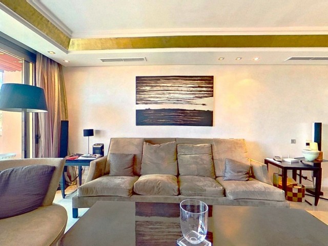 Penthouse avec 3 Chambres  à Los Monteros